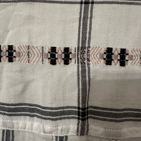 Maurice’s Size 2 Button down top in EUC. - Picture 3 of 4